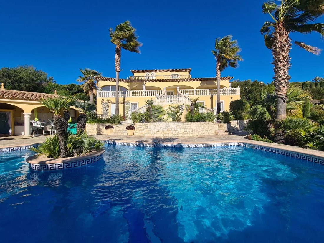Villa in Montagne des Chèvres, Villeneuve-lès-Avignon, France 4 - 13559573