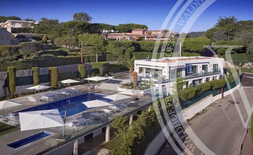 Villa in La Maure-Super Cannes, Vallauris, France 1