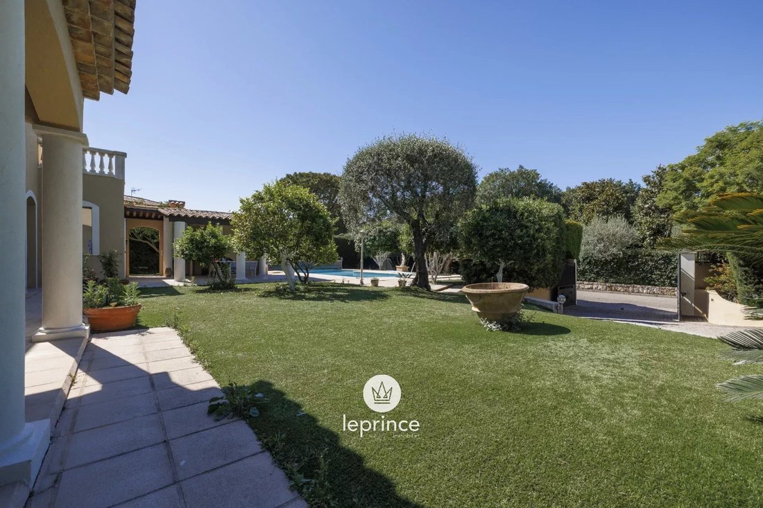 Villa in Villefranche-sur-Mer, Provence-Alpes-Côte d'Azur, France 5 - 14961617