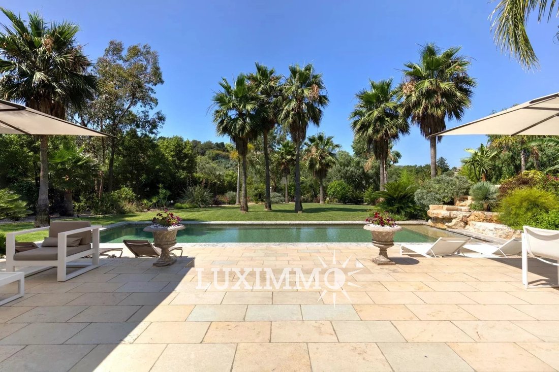 Villa in Mougins, Provence-Alpes-Côte d'Azur, France 2 - 13664828