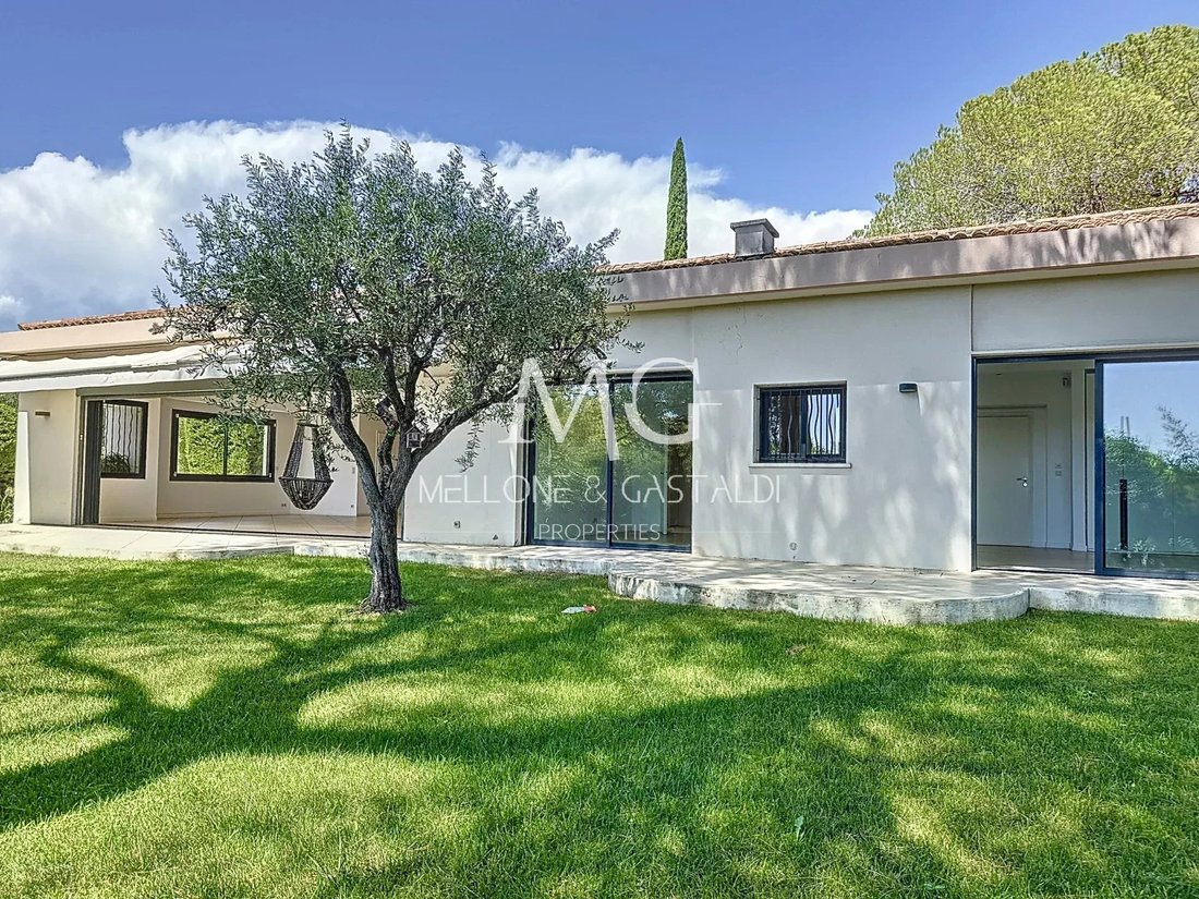 Villa in Mougins, Provence-Alpes-Côte d'Azur, France 1 - 14531375