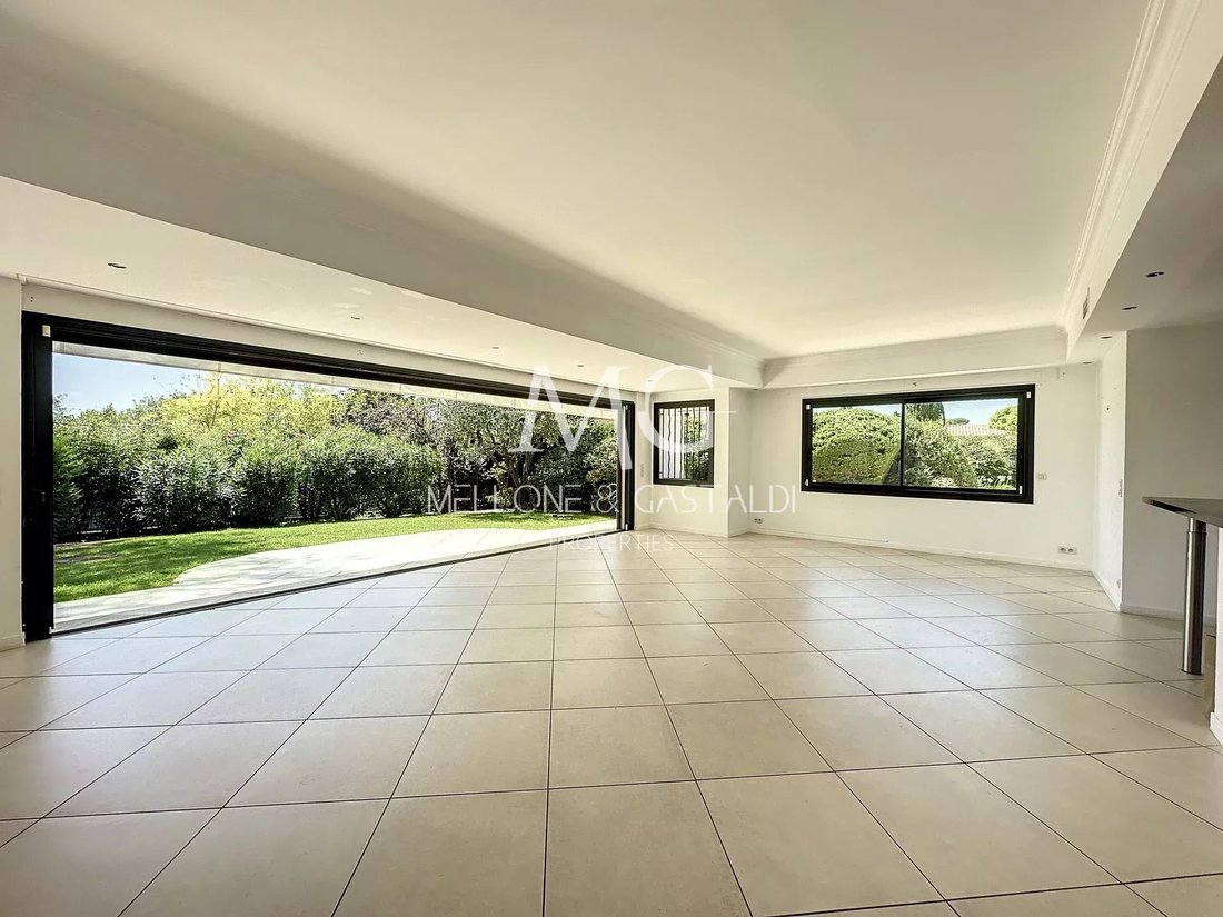 Villa in Mougins, Provence-Alpes-Côte d'Azur, France 4 - 14531375