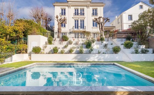 House in Saint-Germain-en-Laye, Île-de-France, France 1
