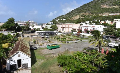 Land in Upper Prince's Quarter, Sint Maarten 1
