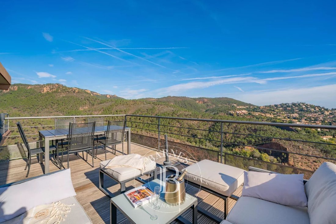 Villa in Théoule-sur-Mer, Provence-Alpes-Côte d'Azur, France 4 - 13782166
