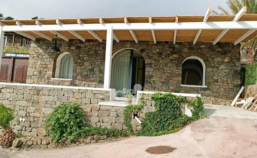 Haus in Pantelleria, Sizilien, Italien 1