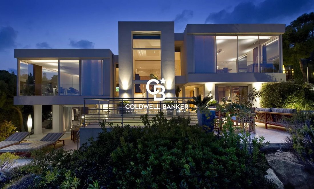 Villa in Saint-Jean-Cap-Ferrat, Provence-Alpes-Côte d'Azur, France 1 - 12577098
