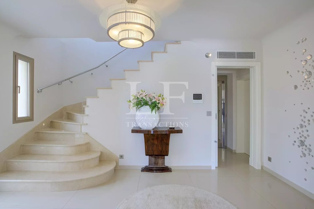 Estate in Mougins, Provence-Alpes-Côte d'Azur, France 3 - 12900817