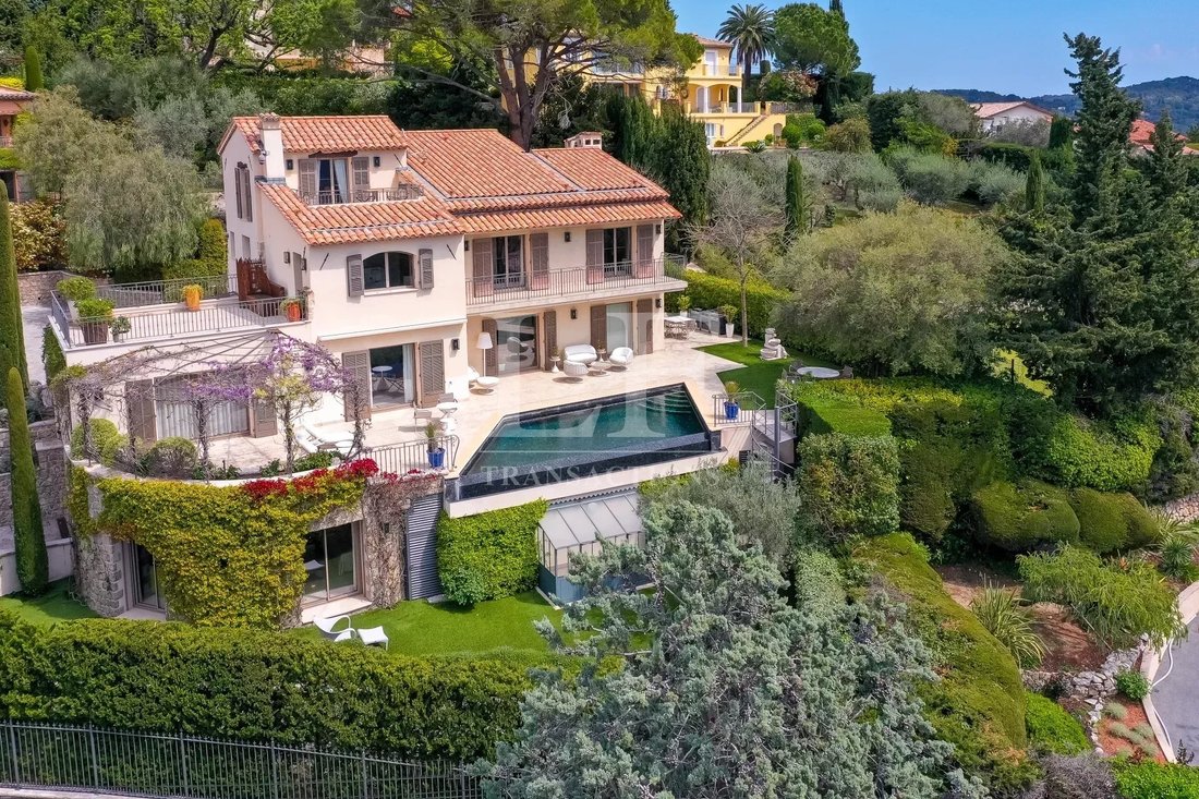 Estate in Mougins, Provence-Alpes-Côte d'Azur, France 2 - 12900817