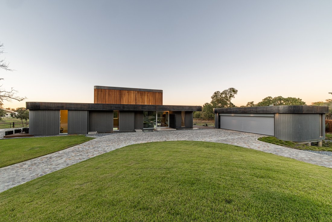 Farm Ranch in Flower Mound, Texas, United States 3 - 14961679