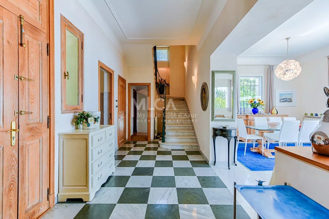 Villa in Antibes, Provence-Alpes-Côte d'Azur, France 4 - 12900568