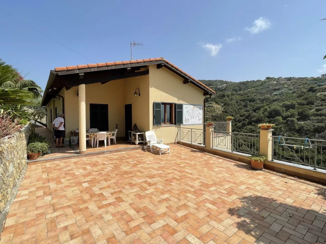 Villa in Bordighera, Liguria, Italy 3 - 13374131