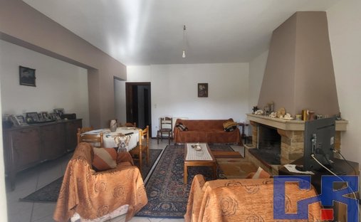Maison en Dionysos, Attique, Grèce 1