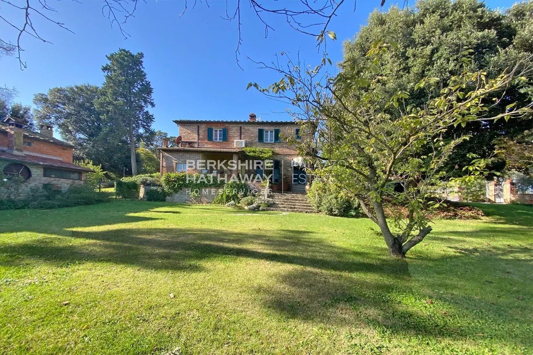 Villa in Foiano della Chiana, Tuscany, Italy 2 - 13843507