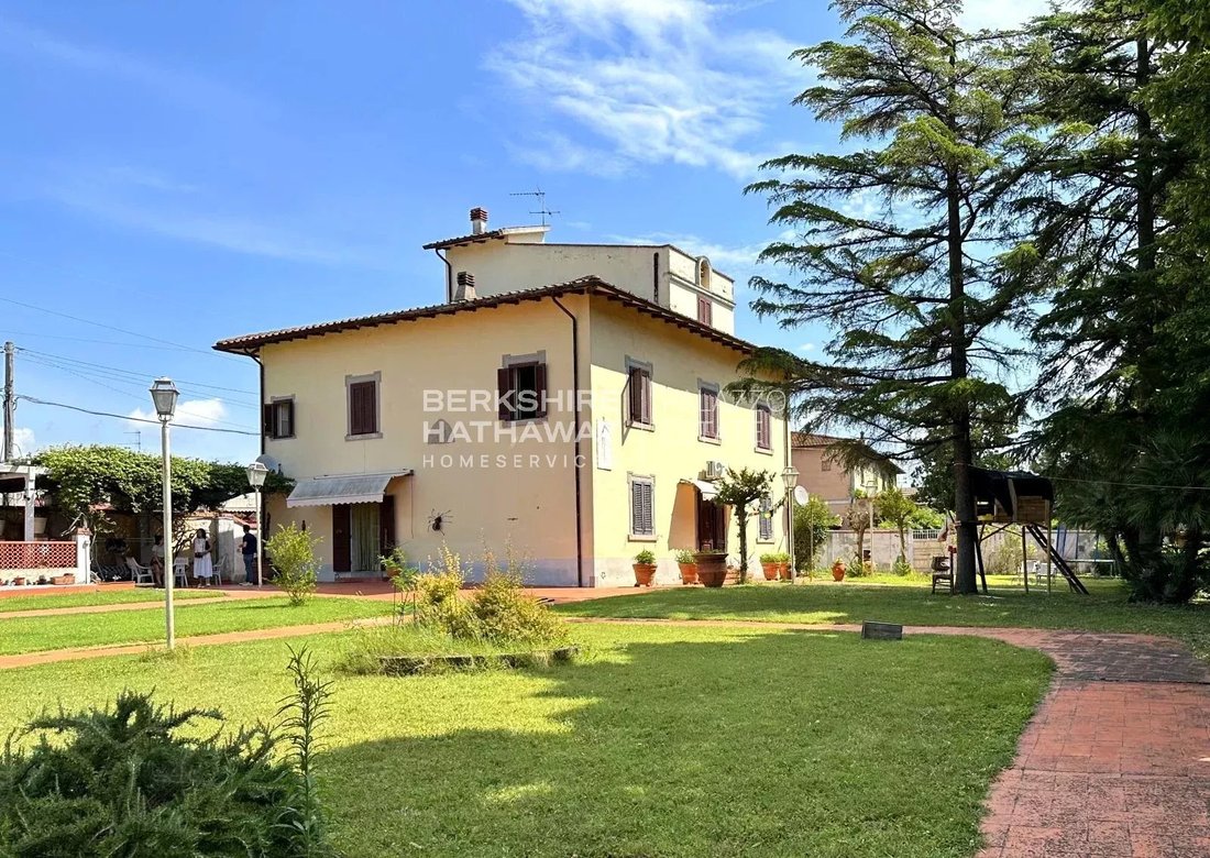 Villa in Bientina, Tuscany, Italy 1 - 13542551