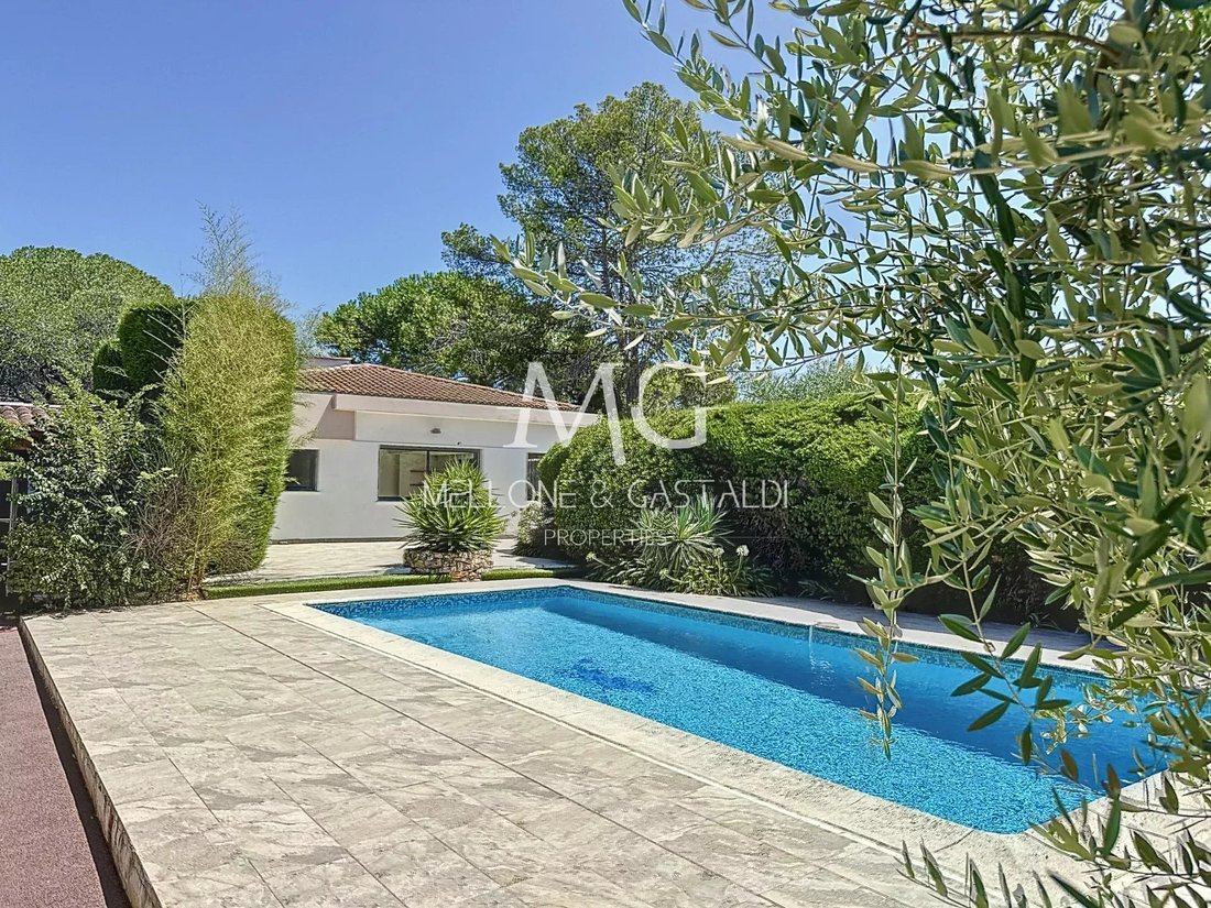 Villa in Mougins, Provence-Alpes-Côte d'Azur, France 3 - 14531375