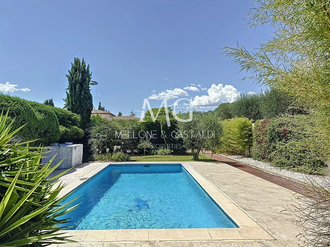 Villa in Mougins, Provence-Alpes-Côte d'Azur, France 2 - 14531375
