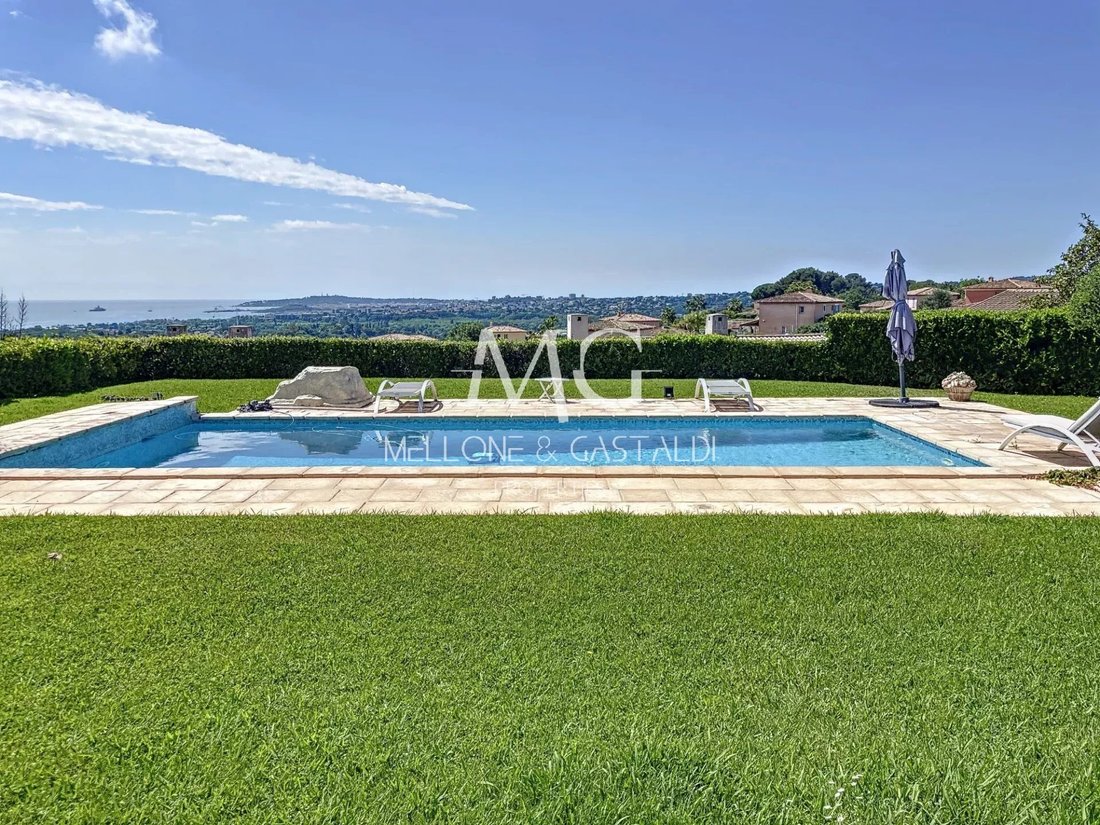 Villa in Vaug, Villeneuve-Loubet, France 2 - 13126145