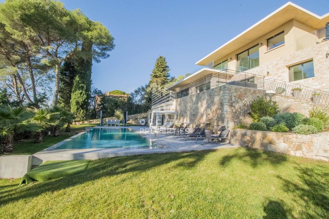 Villa in Moulieres, Le Cannet, France 2 - 13559469