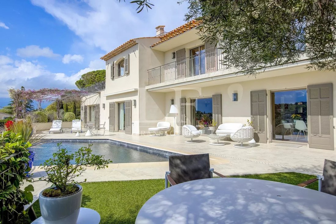 Estate in Mougins, Provence-Alpes-Côte d'Azur, France 1 - 12900817