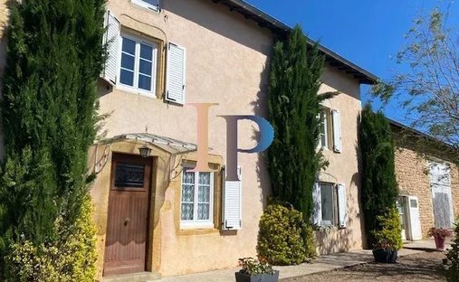 House in Saint-Christophe-en-Brionnais, Bourgogne – Franche-Comté, France 1
