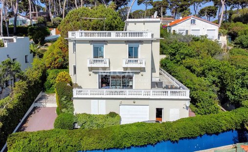 Villa in Antibes, Provence-Alpes-Côte d'Azur, France 1