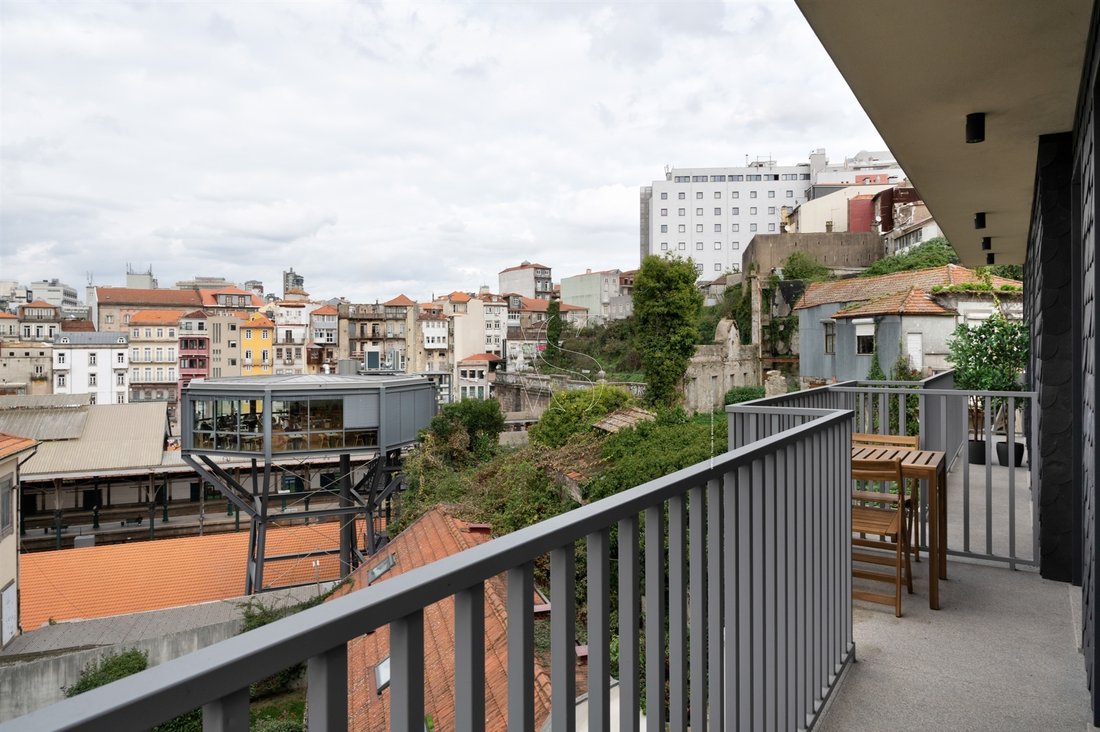 Apartment in Cedofeita, Santo Ildefonso, Se, Miragaia, Sao Nicolau e Vitoria, Porto District, Portugal 1 - 12123983