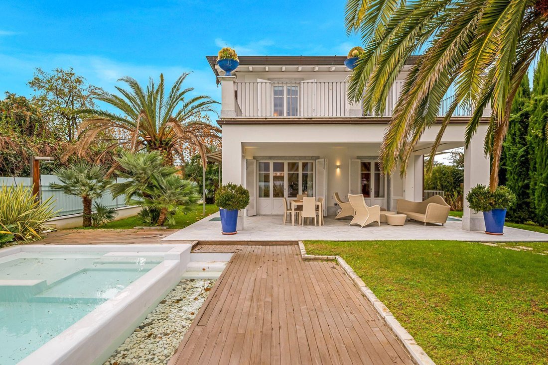 Villa in Vittoria Apuana, Forte dei Marmi, Tuscany 2 - 14964919