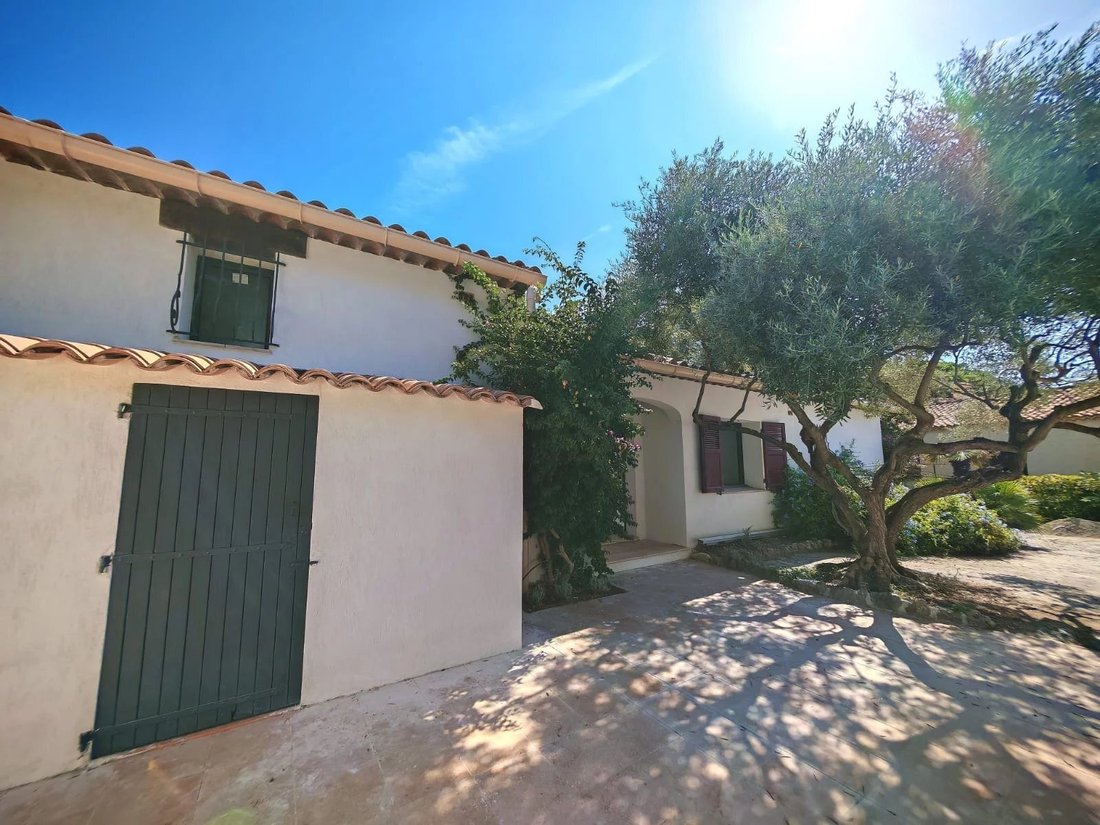 Villa in Les Issambres, Roquebrune-sur-Argens, France 1 - 14963038