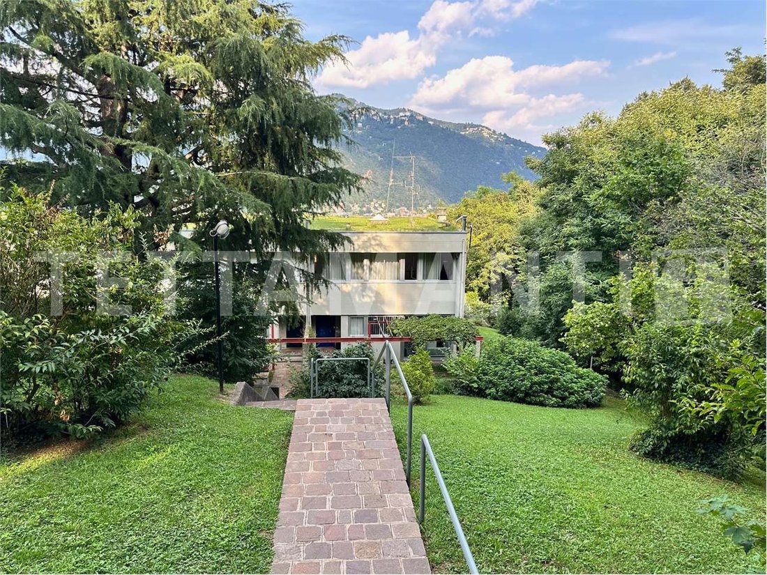 Villa in San Fermo della Battaglia, Lombardy, Italy 3 - 14964538
