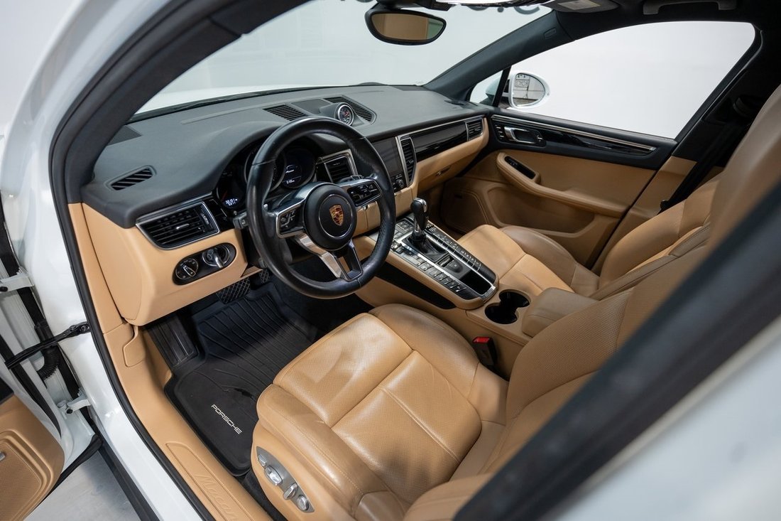 Suv in Saint Louis, MO, United States 2 - 14947702