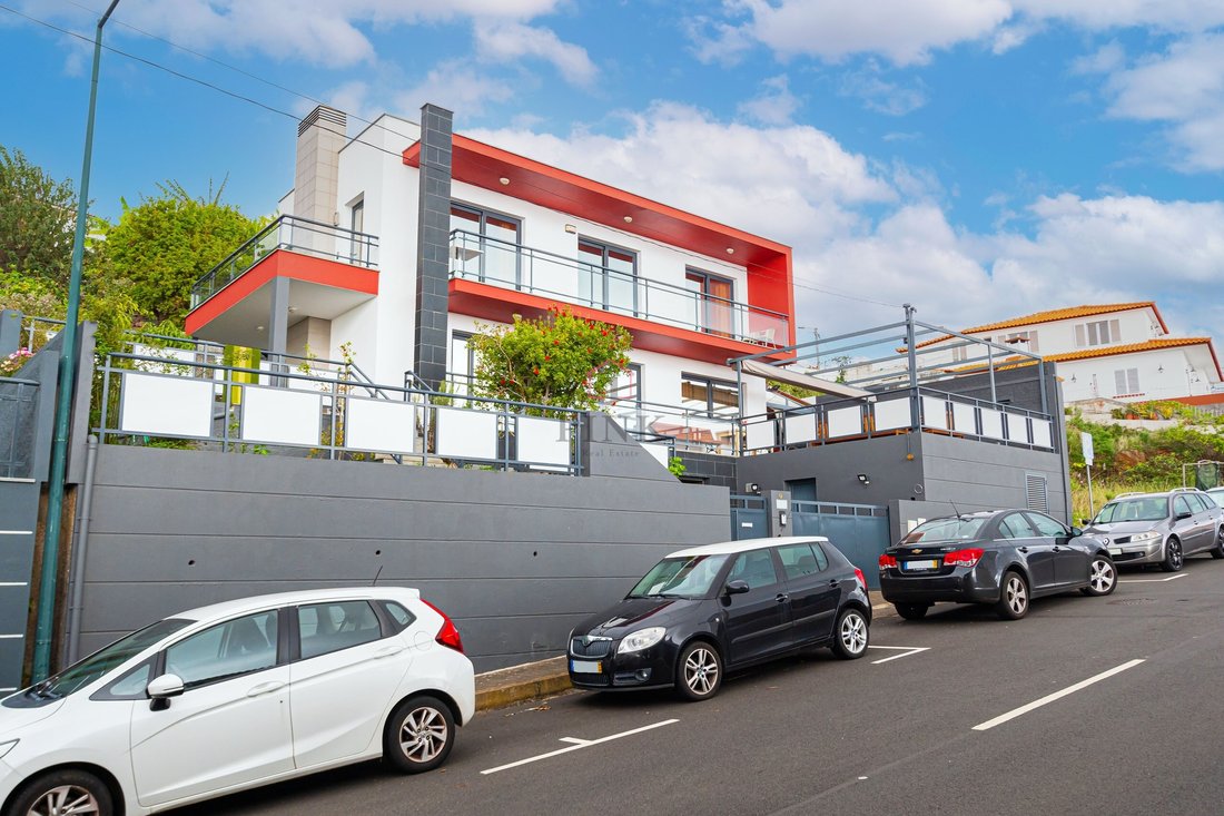 Villa in Machico, Autonome Region Madeira, Portugal 1 - 14962838