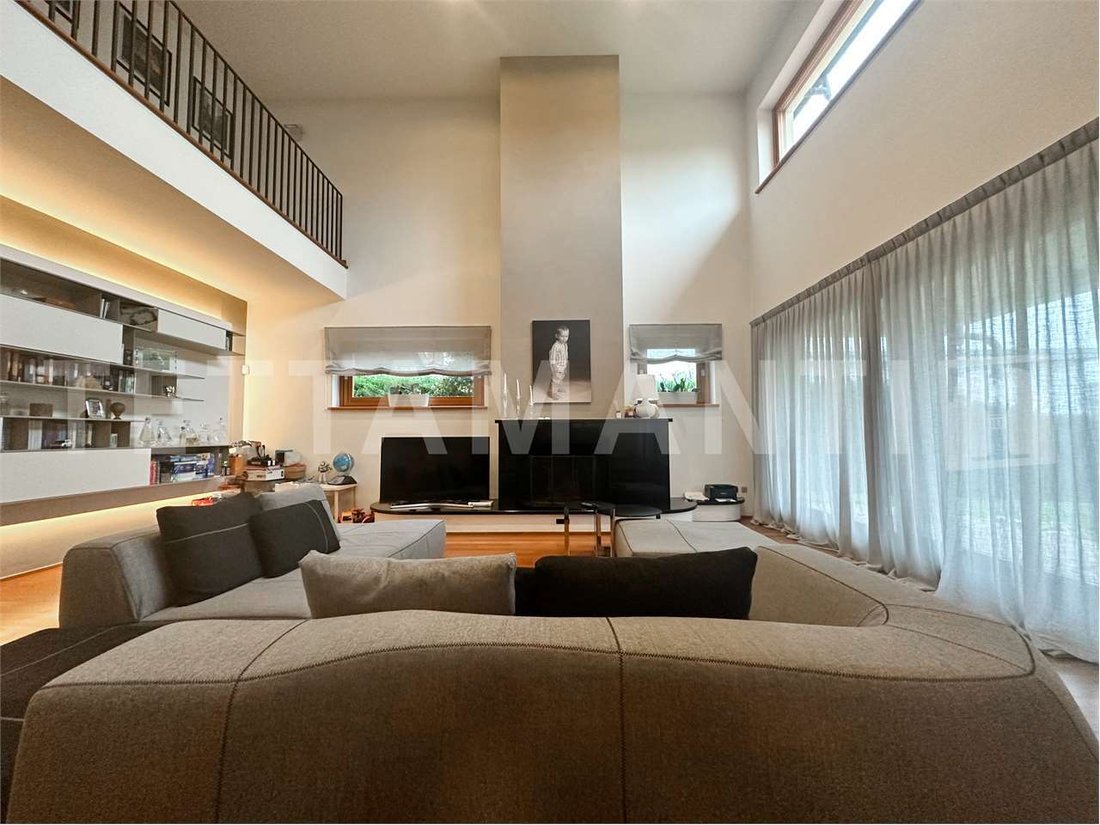 Villa in Villa Guardia, Lombardy, Italy 1 - 14964573