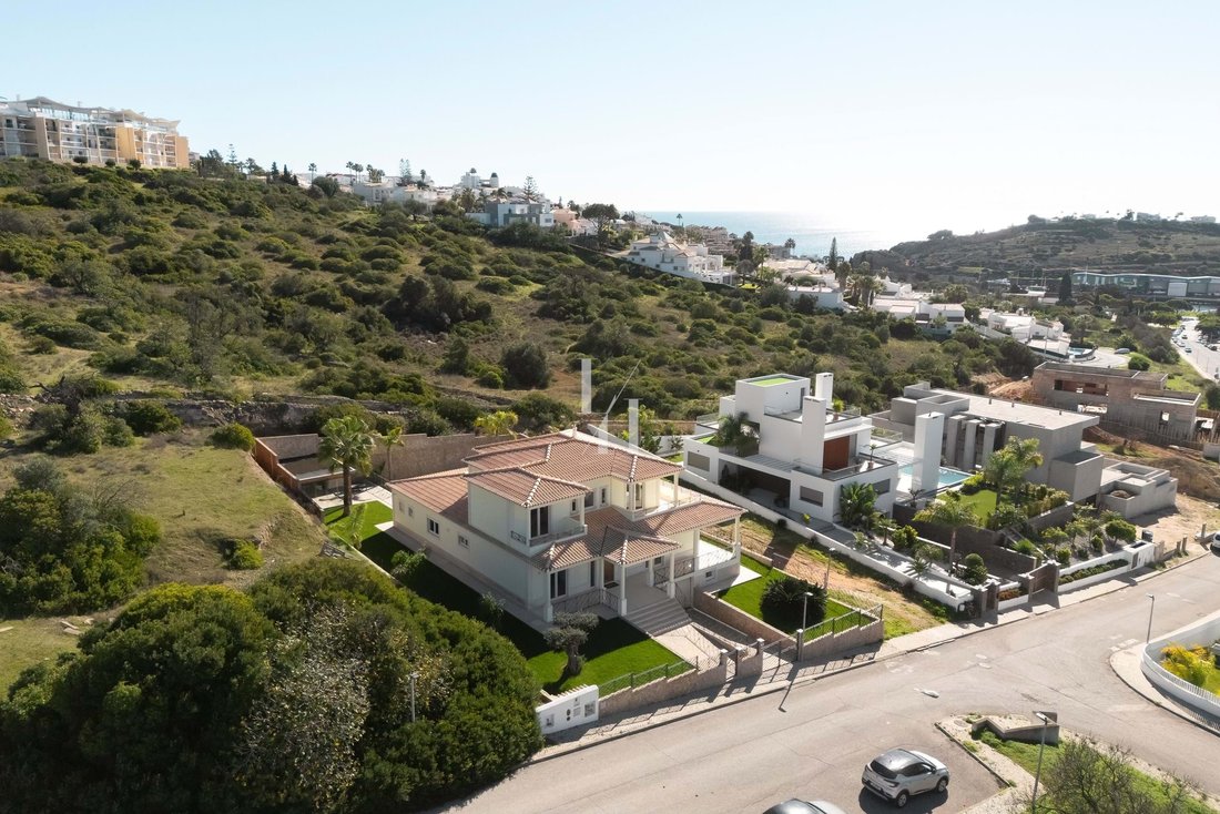 Villa in Olhos de Agua, Algarve, Portugal 1 - 14962828
