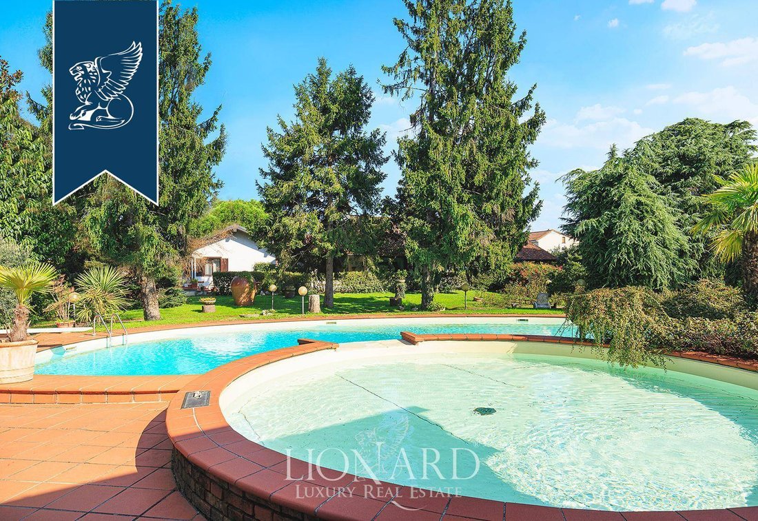 Villa in Center, Parabiago, Lombardy 3 - 14964652