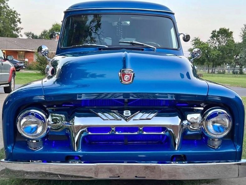 Pickup in Glendale, United States 2 - 14963520