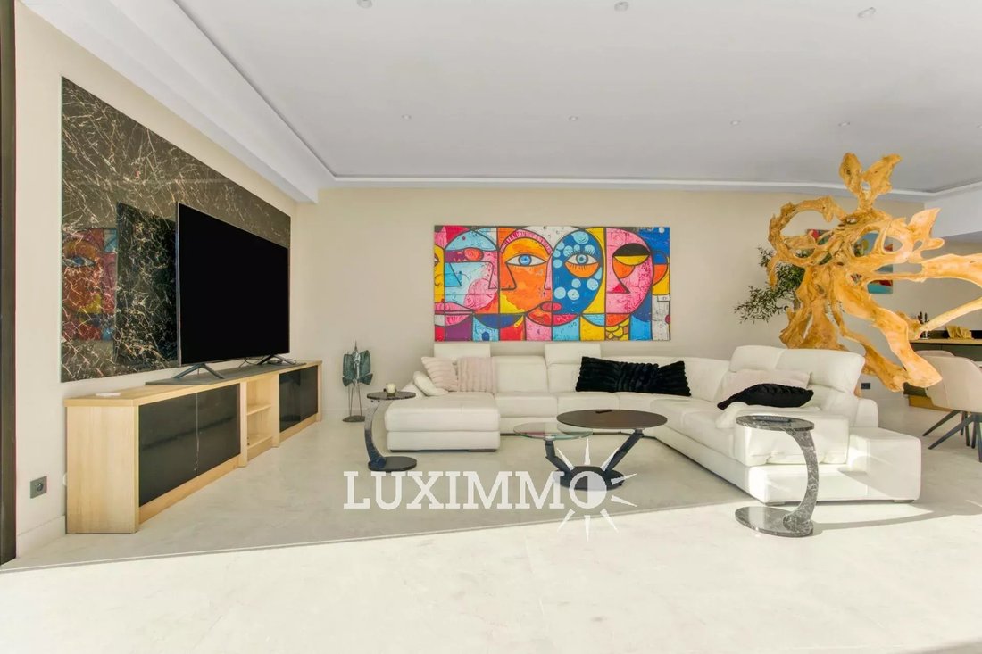 Villa in Mougins, Provence-Alpes-Côte d'Azur, France 4 - 13769256