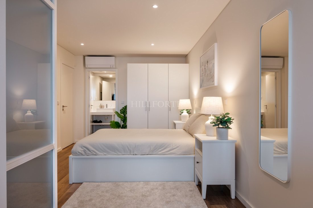 Apartment in Cedofeita, Santo Ildefonso, Se, Miragaia, Sao Nicolau e Vitoria, Porto District, Portugal 5 - 14445329