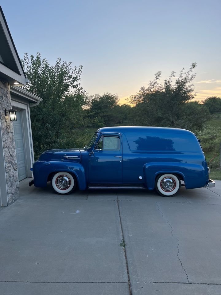 Pickup in Glendale, United States 1 - 14963520