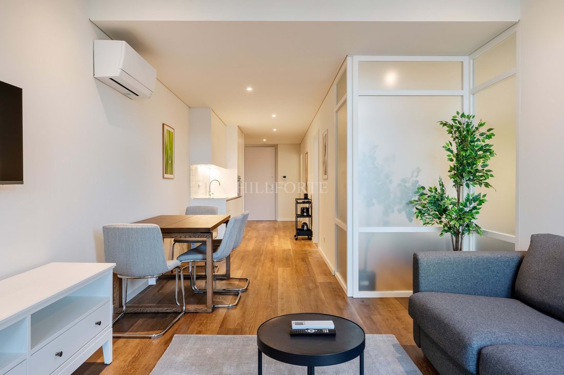Apartment in Cedofeita, Santo Ildefonso, Se, Miragaia, Sao Nicolau e Vitoria, Porto District, Portugal 3 - 14445316