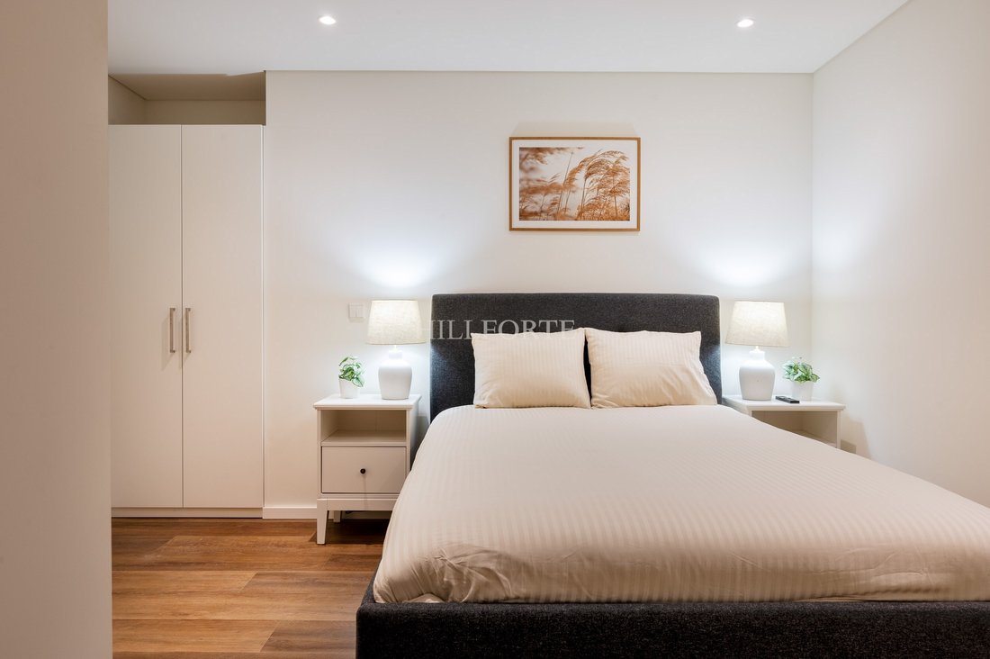 Apartment in Cedofeita, Santo Ildefonso, Se, Miragaia, Sao Nicolau e Vitoria, Porto District, Portugal 5 - 14445316