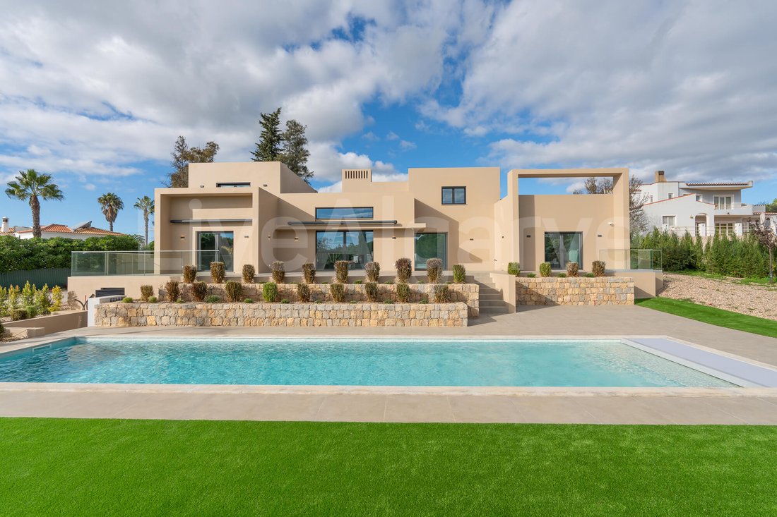Villa in Lagoa e Carvoeiro, Algarve, Portugal 1 - 14966073