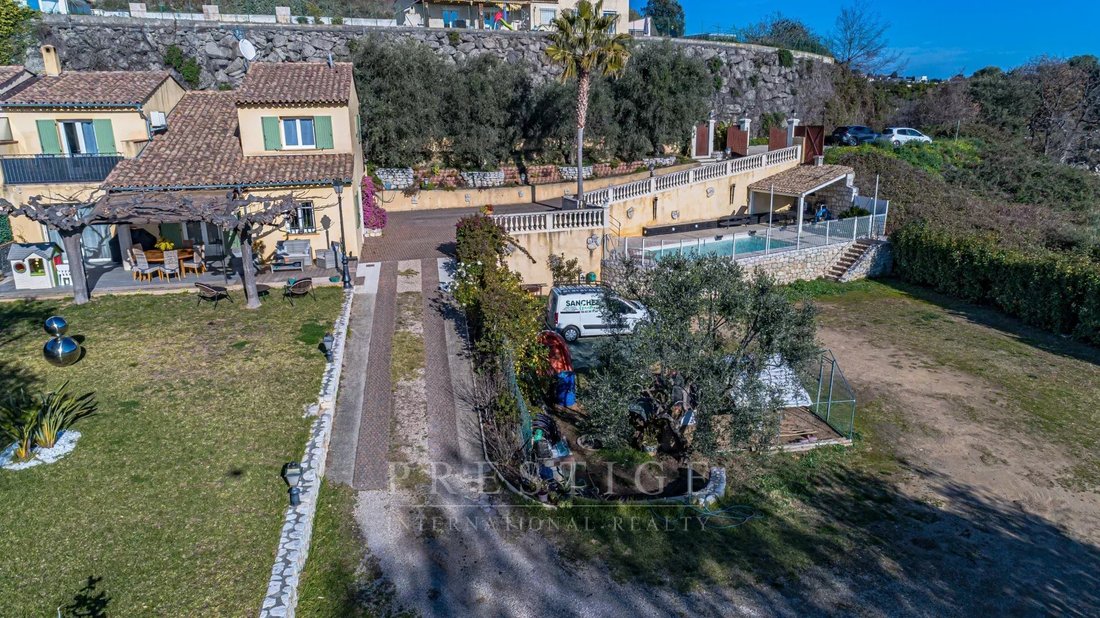 House in Val Fleuri-Montaleigne, Cagnes-sur-Mer, France 3 - 14966632