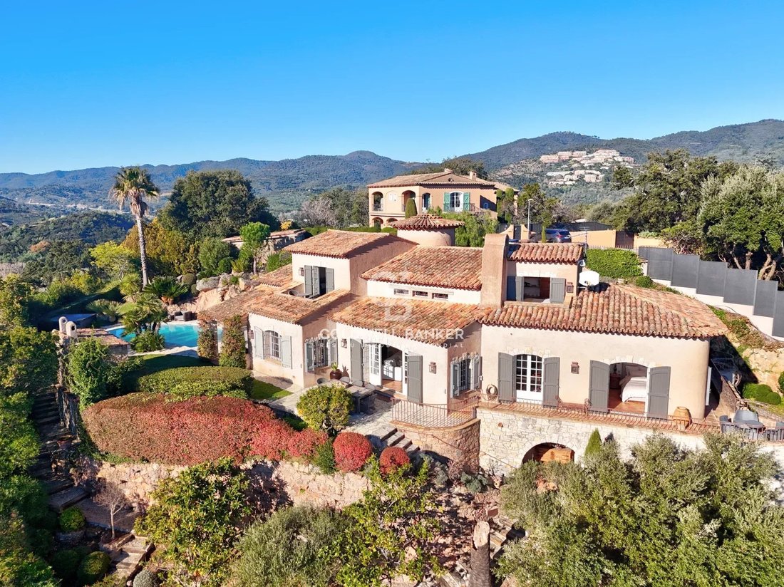 Villa in Mandelieu-la-Napoule, Provence-Alpes-Côte d'Azur, France 3 - 13596079