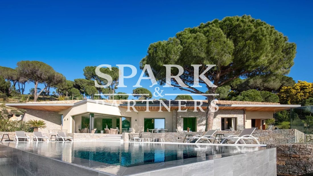 Villa in Ramatuelle, Provence-Alpes-Côte d'Azur, France 2 - 11487888