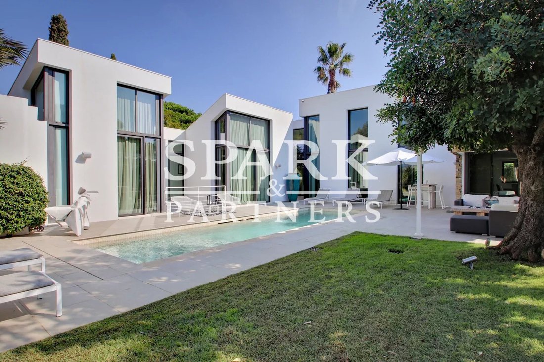 Villa in Zone Ouest Urbaine, Saint-Tropez, France 2 - 11675086