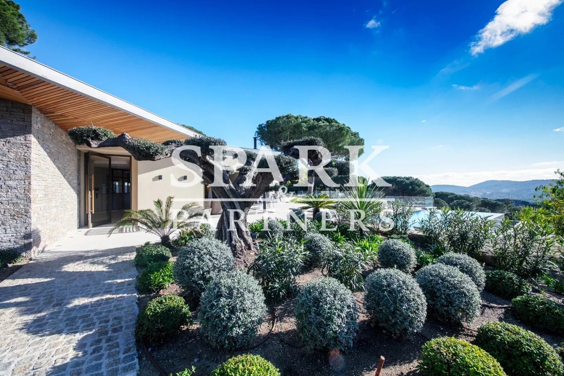 Villa in Ramatuelle, Provence-Alpes-Côte d'Azur, France 3 - 11487888