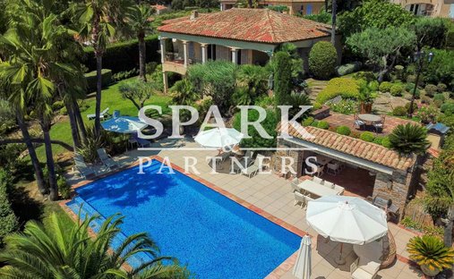 Haus in Grimaud, Provence-Alpes-Côte d'Azur, Frankreich 1