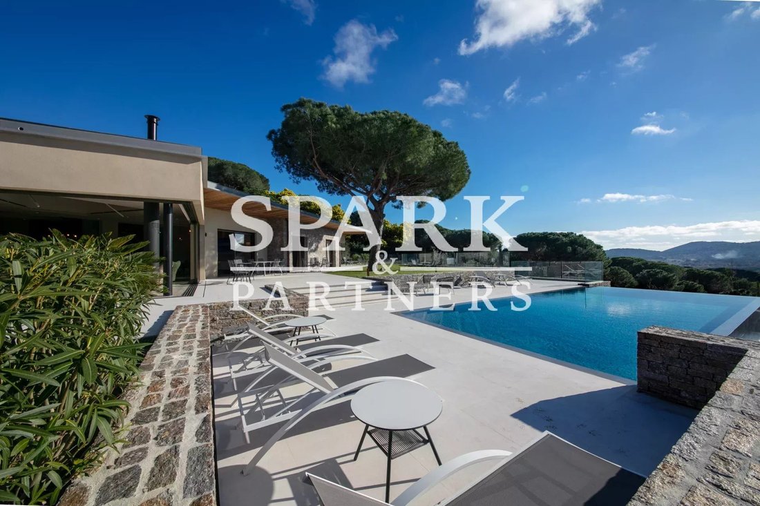 Villa in Ramatuelle, Provence-Alpes-Côte d'Azur, France 4 - 11487888
