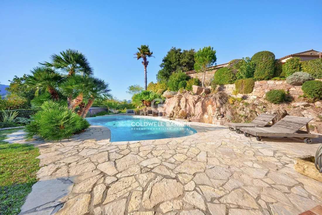 Villa in Mandelieu-la-Napoule, Provence-Alpes-Côte d'Azur, France 5 - 13596079